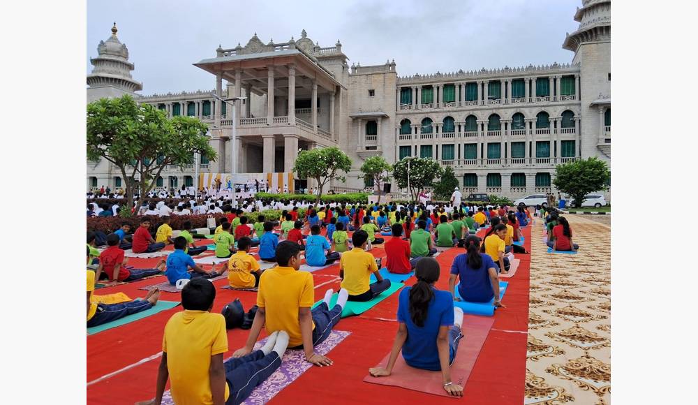 Yoga Unites Mind, Body, Soul!