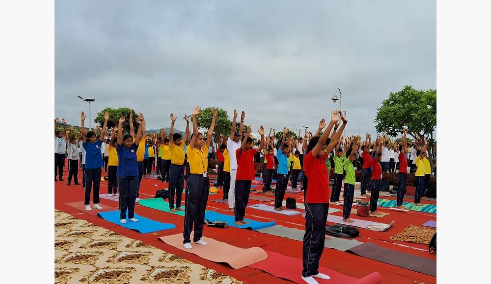 Yoga Unites Mind, Body, Soul!