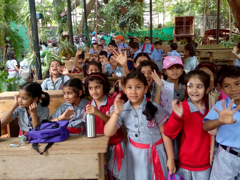 Grade 1 visit to KLE Centenary museum and RLS 
						Horticulture