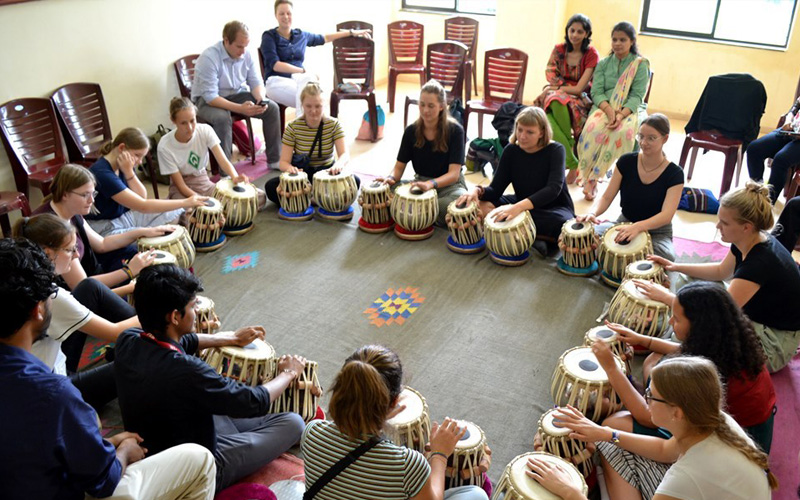 Hindustani music by the Furtados team